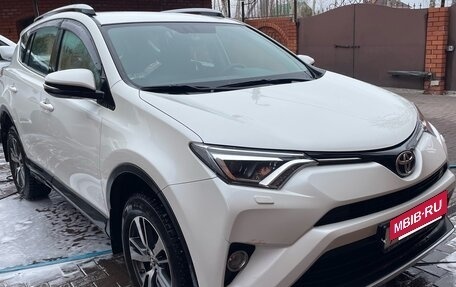 Toyota RAV4, 2018 год, 2 700 000 рублей, 6 фотография