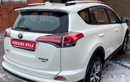 Toyota RAV4, 2018 год, 2 700 000 рублей, 4 фотография