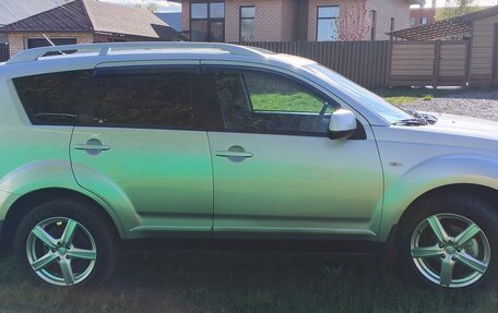 Mitsubishi Outlander III рестайлинг 3, 2008 год, 900 000 рублей, 5 фотография