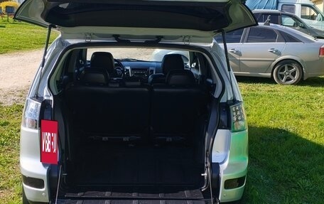 Mitsubishi Outlander III рестайлинг 3, 2008 год, 900 000 рублей, 12 фотография