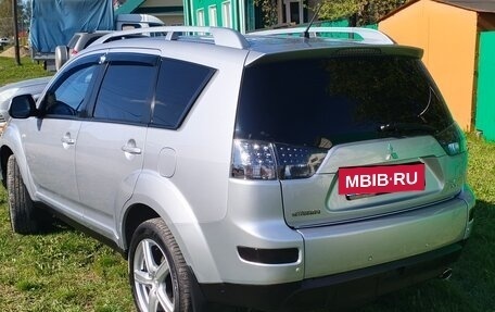 Mitsubishi Outlander III рестайлинг 3, 2008 год, 900 000 рублей, 8 фотография