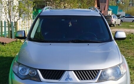 Mitsubishi Outlander III рестайлинг 3, 2008 год, 900 000 рублей, 3 фотография