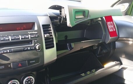 Mitsubishi Outlander III рестайлинг 3, 2008 год, 900 000 рублей, 23 фотография