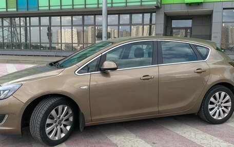 Opel Astra J, 2014 год, 1 100 000 рублей, 4 фотография