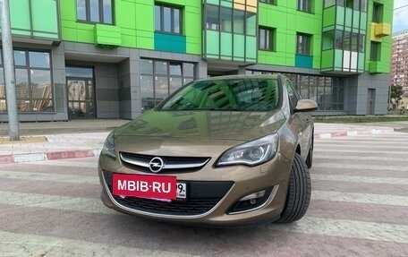 Opel Astra J, 2014 год, 1 100 000 рублей, 2 фотография