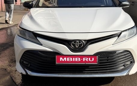 Toyota Camry, 2019 год, 1 630 000 рублей, 1 фотография