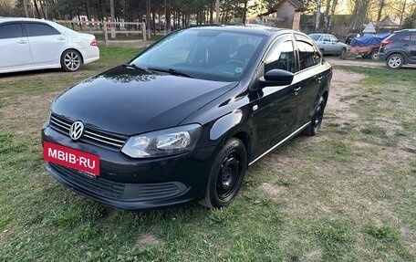 Volkswagen Polo VI (EU Market), 2015 год, 730 000 рублей, 2 фотография
