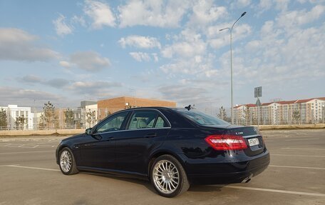 Mercedes-Benz E-Класс, 2011 год, 1 700 000 рублей, 4 фотография