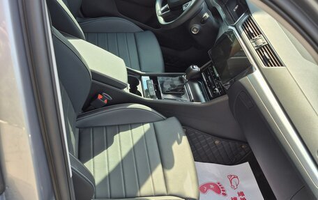 Skoda Superb III рестайлинг, 2025 год, 3 300 000 рублей, 6 фотография