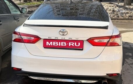 Toyota Camry, 2019 год, 1 630 000 рублей, 4 фотография