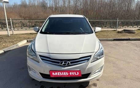 Hyundai Solaris II рестайлинг, 2014 год, 1 000 000 рублей, 1 фотография
