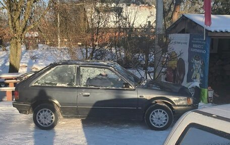 Mazda 323, 1987 год, 135 000 рублей, 4 фотография