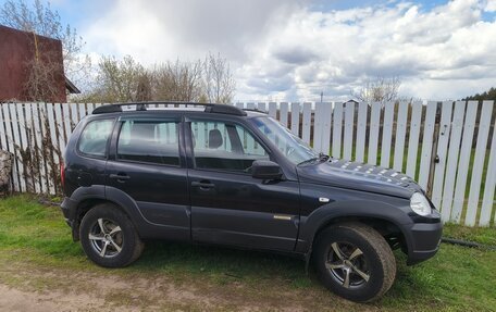 Chevrolet Niva I рестайлинг, 2016 год, 550 000 рублей, 3 фотография