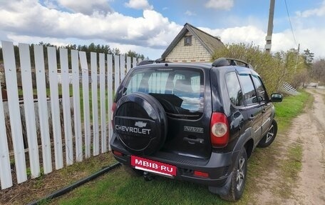 Chevrolet Niva I рестайлинг, 2016 год, 550 000 рублей, 2 фотография