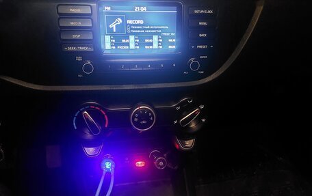 KIA Rio IV, 2017 год, 1 300 000 рублей, 6 фотография