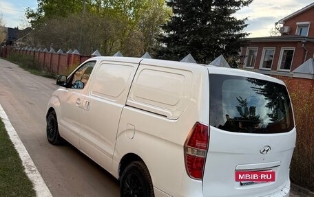 Hyundai Grand Starex Grand Starex I рестайлинг 2, 2008 год, 1 100 000 рублей, 22 фотография