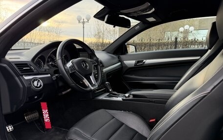 Mercedes-Benz E-Класс, 2012 год, 2 300 000 рублей, 9 фотография