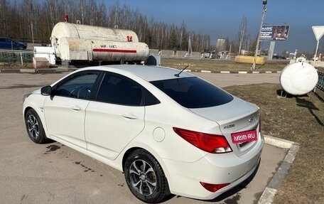 Hyundai Solaris II рестайлинг, 2014 год, 1 000 000 рублей, 5 фотография