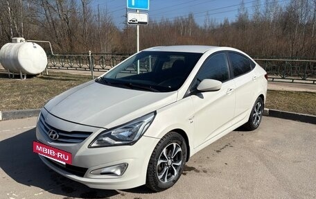 Hyundai Solaris II рестайлинг, 2014 год, 1 000 000 рублей, 2 фотография