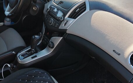 Chevrolet Cruze II, 2013 год, 700 000 рублей, 5 фотография