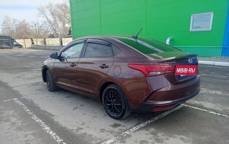 Hyundai Solaris II рестайлинг, 2021 год, 1 380 000 рублей, 2 фотография
