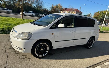 Toyota Ipsum II, 2001 год, 640 000 рублей, 8 фотография