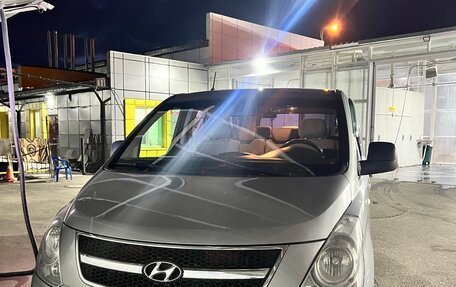 Hyundai H-1 II рестайлинг, 2012 год, 1 600 000 рублей, 1 фотография