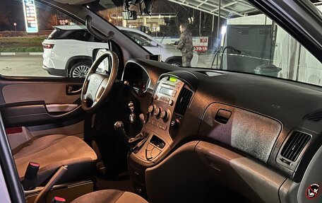 Hyundai H-1 II рестайлинг, 2012 год, 1 600 000 рублей, 7 фотография