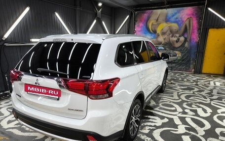 Mitsubishi Outlander III рестайлинг 3, 2015 год, 1 880 000 рублей, 11 фотография