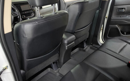 Mitsubishi Outlander III рестайлинг 3, 2015 год, 1 880 000 рублей, 21 фотография