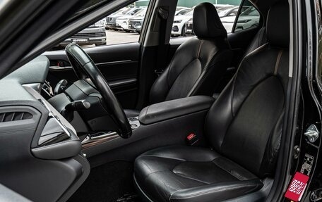 Toyota Camry, 2018 год, 2 580 000 рублей, 10 фотография