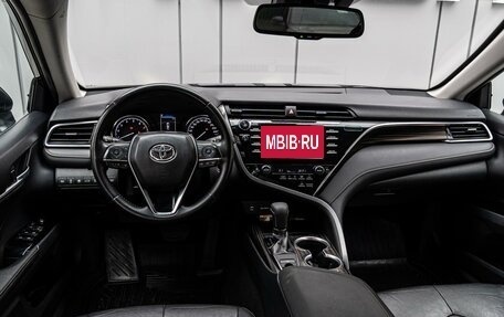 Toyota Camry, 2018 год, 2 580 000 рублей, 6 фотография
