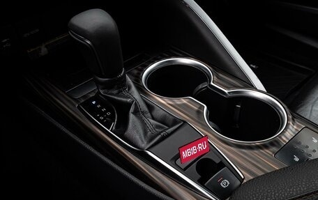 Toyota Camry, 2018 год, 2 580 000 рублей, 13 фотография