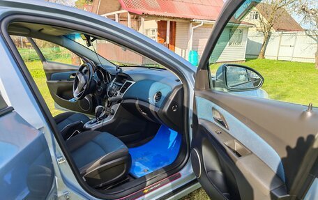 Chevrolet Cruze II, 2012 год, 800 000 рублей, 8 фотография
