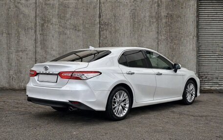 Toyota Camry, 2018 год, 2 600 000 рублей, 3 фотография