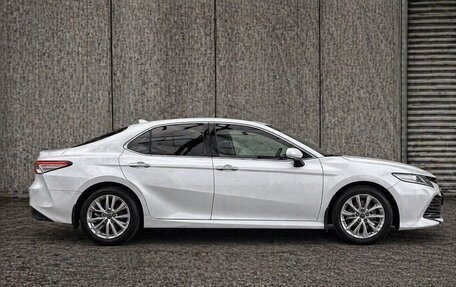 Toyota Camry, 2018 год, 2 600 000 рублей, 6 фотография