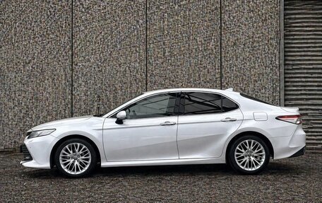 Toyota Camry, 2018 год, 2 600 000 рублей, 7 фотография