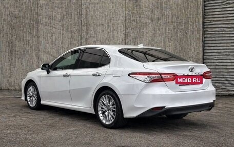 Toyota Camry, 2018 год, 2 600 000 рублей, 4 фотография