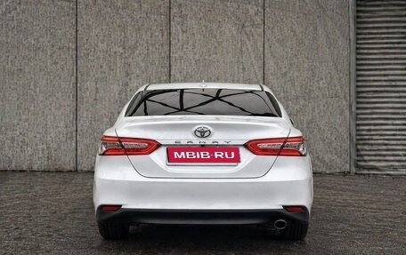 Toyota Camry, 2018 год, 2 600 000 рублей, 5 фотография