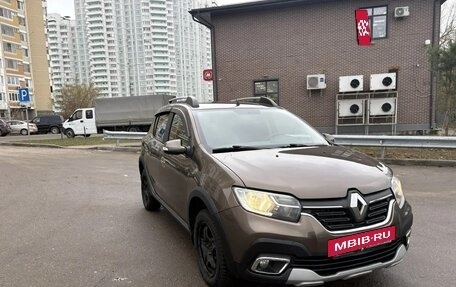 Renault Sandero II рестайлинг, 2018 год, 1 000 000 рублей, 2 фотография