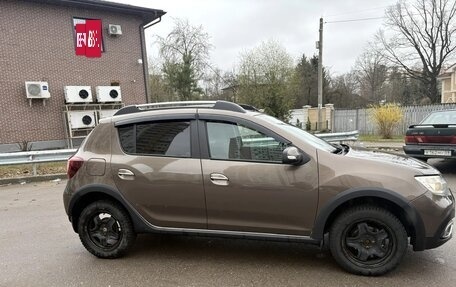 Renault Sandero II рестайлинг, 2018 год, 1 000 000 рублей, 7 фотография