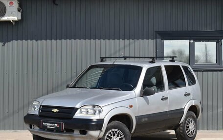 Chevrolet Niva I рестайлинг, 2004 год, 209 999 рублей, 1 фотография