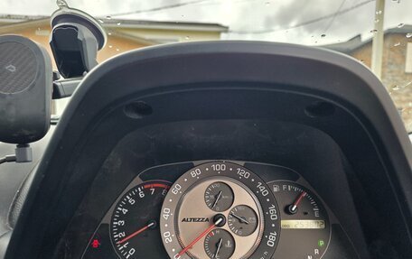 Toyota Altezza, 2002 год, 1 400 000 рублей, 17 фотография