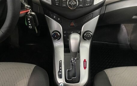 Chevrolet Cruze II, 2014 год, 800 000 рублей, 9 фотография