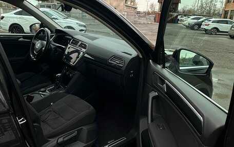 Volkswagen Tiguan II, 2018 год, 2 365 000 рублей, 6 фотография