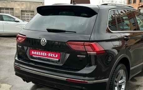Volkswagen Tiguan II, 2018 год, 2 365 000 рублей, 2 фотография