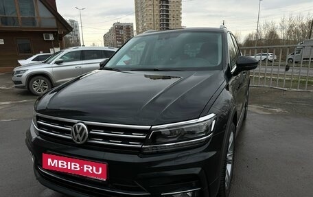 Volkswagen Tiguan II, 2018 год, 2 365 000 рублей, 4 фотография