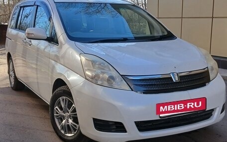 Toyota ISis I, 2008 год, 915 000 рублей, 2 фотография