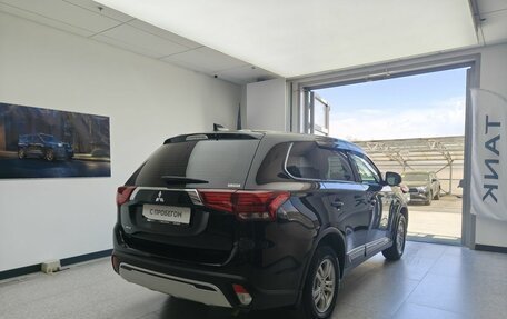 Mitsubishi Outlander III рестайлинг 3, 2021 год, 2 500 000 рублей, 4 фотография