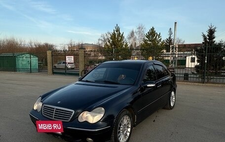 Mercedes-Benz C-Класс, 2003 год, 800 000 рублей, 4 фотография